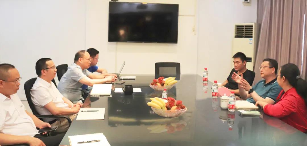 中国缝制机械协会副理事长吴吉灵一行莅临金莎9001zz以诚为本调研指导